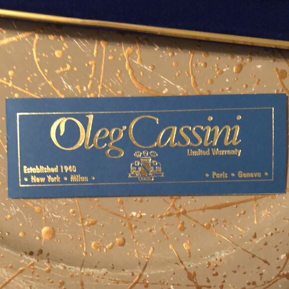 Oleg Cassini New in the box Designer Ladies Quartz Gold Tone Luxury Watch main image 4